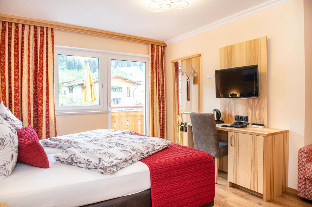 Hotel Schneeberger Нийдерау Екстериор снимка