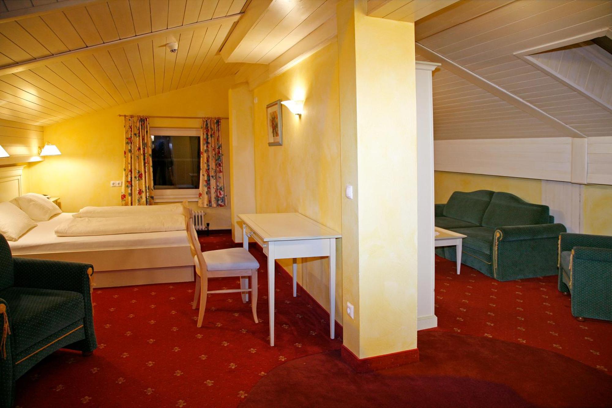 Hotel Schneeberger Нийдерау Екстериор снимка
