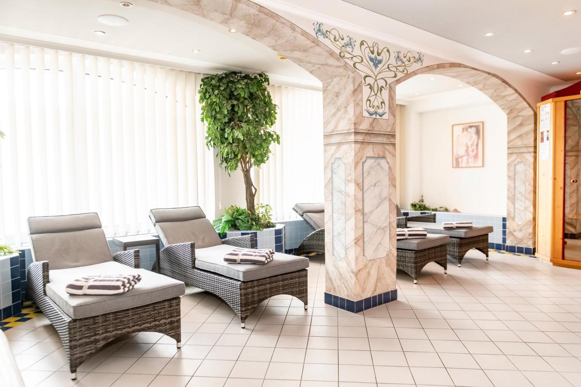 Hotel Schneeberger Нийдерау Екстериор снимка